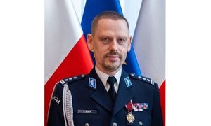 inspektor Marek Boroń - pełniący obowiązki Komendanta Głównego Policji. Wizerunek od pasa w górę.