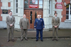 Zdjęcie grupowe wszystkich uczestników uroczystości.