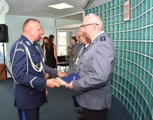 Policjanci w czasie uroczystości Święta Policji, na auli KPP w Starogardzie Gdańskim.