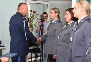 Policjanci w czasie uroczystości Święta Policji, na auli KPP w Starogardzie Gdańskim.