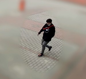 Wizerunek mężczyzny mogącego mieć związek z oszustwem.