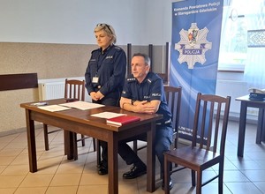 Policjanci w trakcie debaty.