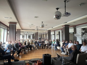 Organizatorzy projektu edukacyjnego podczas spotkania organizacyjnego.