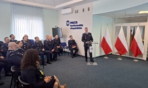 Widok ogólny na uczestników odprawy służbowej.