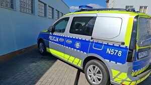 Nowy radiowóz policyjny.