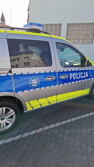 Nowy radiowóz policyjny.